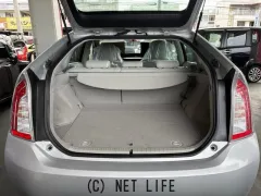 トヨタ プリウス