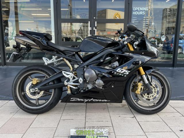 トライアンフ デイトナ 675・2009(H21)初度登録(届出)年・黒・675cc
