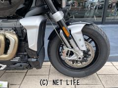 トライアンフ ロケット3 R