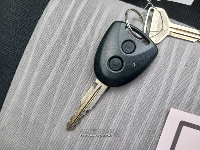 ダイハツ ミライース