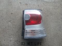 外装・エアロ 右テールランプ