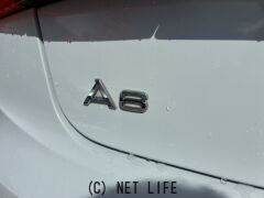 アウディ A6