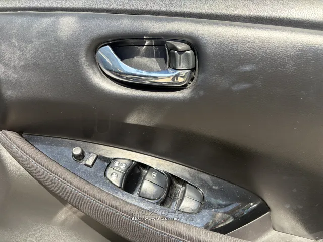 日産 リーフ