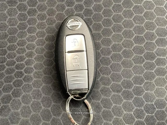 【 スマートキー 】ポケットやバックにキーを入れたままでもドアの施錠・解錠が可能 日産 ジューク