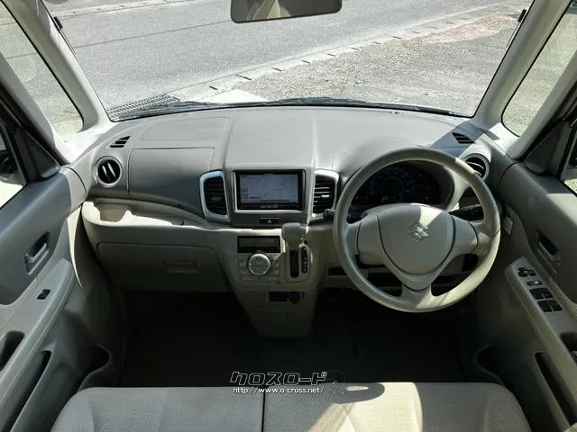車を運転する際には運転席の存在は欠かせません。なのでしっかりとチェックしたいポイントですね。 スズキ スペーシア