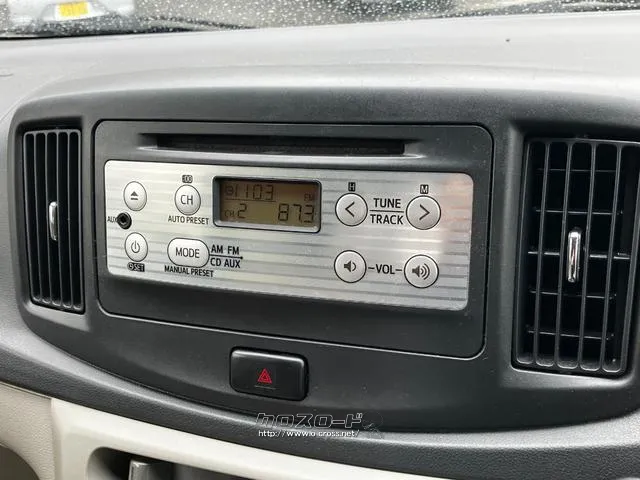 オーディオも搭載。弊社では、GooNetを見てご契約いただいたお客様へ、Bluetoothトランスミッターをプレゼントしてます。 トヨタ ピクシスエポック