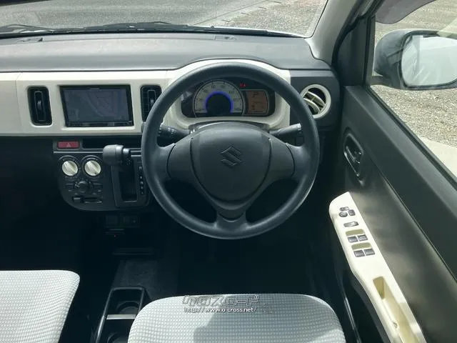 運転席周りの装備品も、実際の使い勝手を確認しながら、確認できます。 スズキ アルト