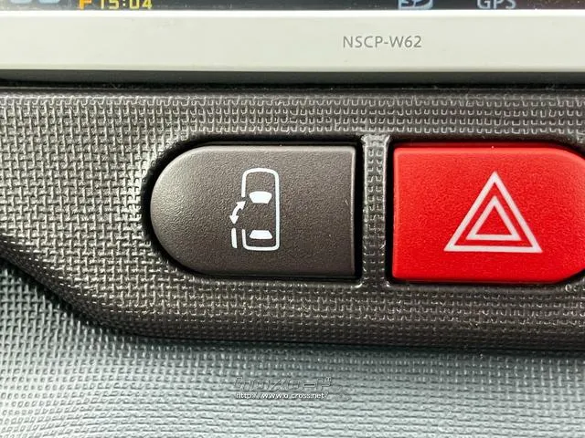 【 電動スライドドア 】スマートキーやキーレス、運転席スイッチで後席スライドドアの開閉ができます。小さなお子様からお年寄りまで、ドアの開閉に力が必要な方を電動のドアでサポートできます。 トヨタ スペイド