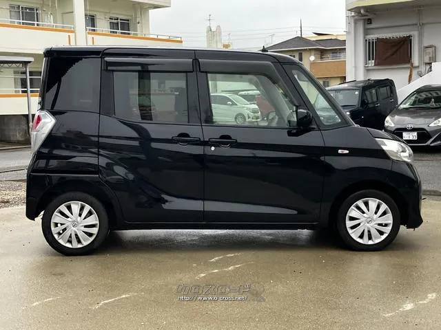 通常、1年間の保証が付いております。エンジン・ミッション・パワステ・ブレーキの位置部品が保証対象です。別料金で、エアコン・電装部品・全体の範囲の拡大が可能です。詳しくは、スタッフまで! 日産 デイズルークス