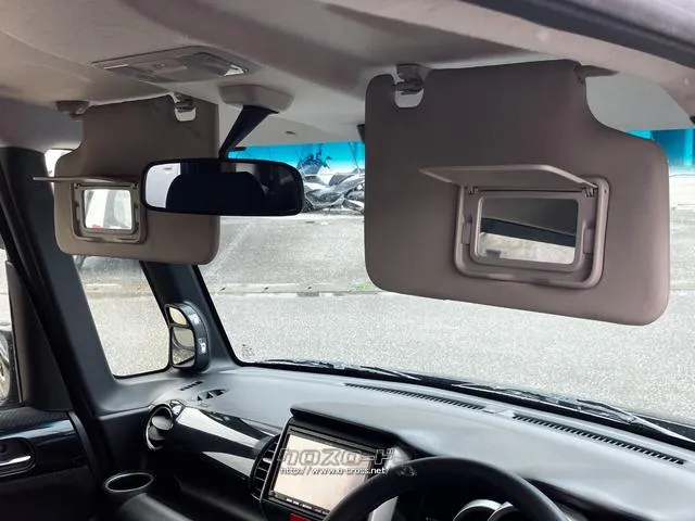 室内のミラーも座って確認ができます。 ホンダ N-BOX