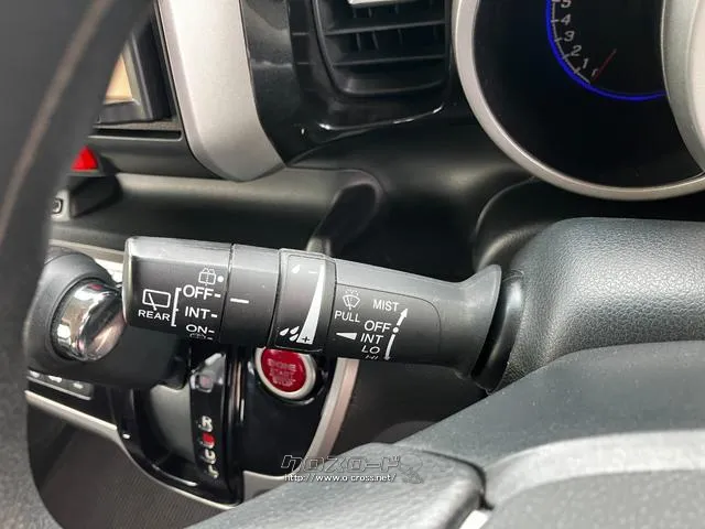 運転席周りの装備品も、実際の使い勝手を確認しながら、確認できます。 ホンダ N-BOX