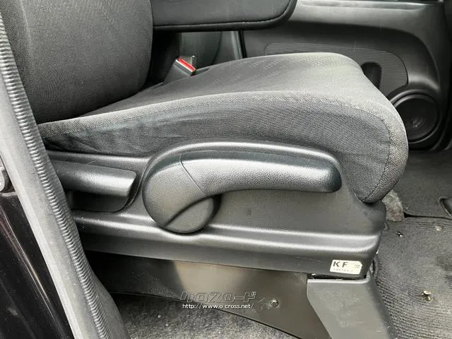 【 シートアジャスター 】シートを上下させることで、運転のベストポジションを探すことができます。 ホンダ N-BOX
