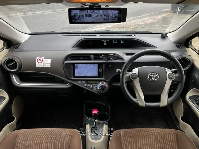 運転者にとっては日々使用することとなる運転席です。運転席が快適だと運転に集中することができますね。 トヨタ アクア