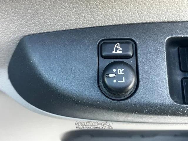 【電動格納ミラー】駐車の時もミラーを格納できます。 ダイハツ ミライース