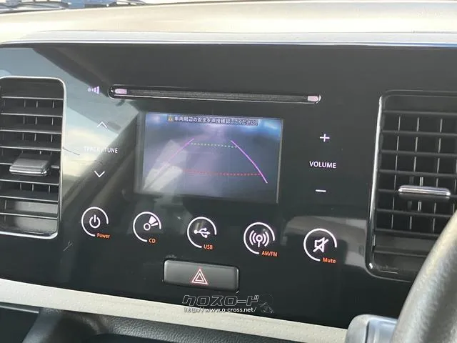 【 バックカメラ 】駐車の時に見えずらい後方がモニターで確認できます。駐車の苦手な方でも、スーパーやコンビニの駐車場でも後方、枠線を確認しながら駐車できます。バック時の衝突防止に役立ちます! スズキ MRワゴン