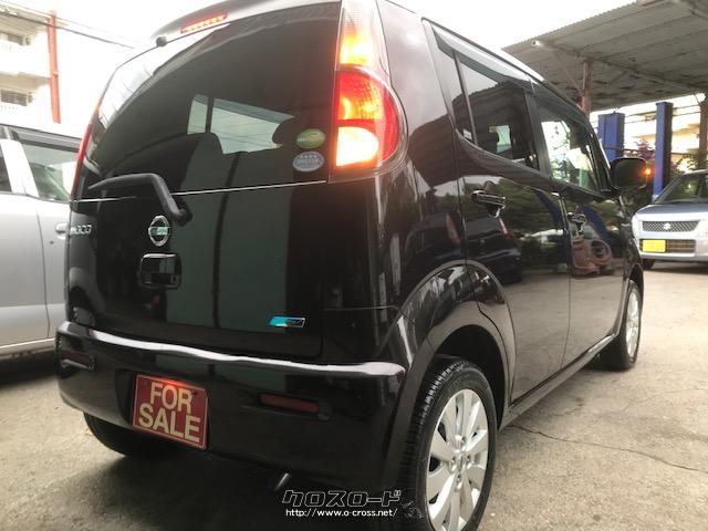 右後方から 日産 モコ