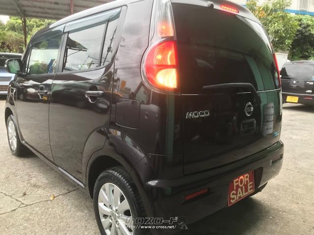 左後方から 日産 モコ