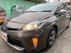 トヨタ プリウス