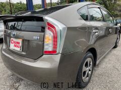 トヨタ プリウス