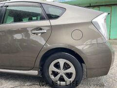 トヨタ プリウス