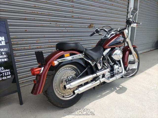 キャブ車は独特のゆったりしたアインドリングと低回転でのトルク感を楽しめるハーレーです。インジェクションモデルも力強くて便利ですが、昔ながらのハーレーの鼓動感を楽しむならキャブモデルもオススメです! ハーレーダビッドソン ソフテイル