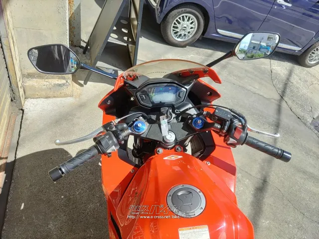 見た目以上にアップライトなポジションは快適に走れます。 ホンダ CBR400