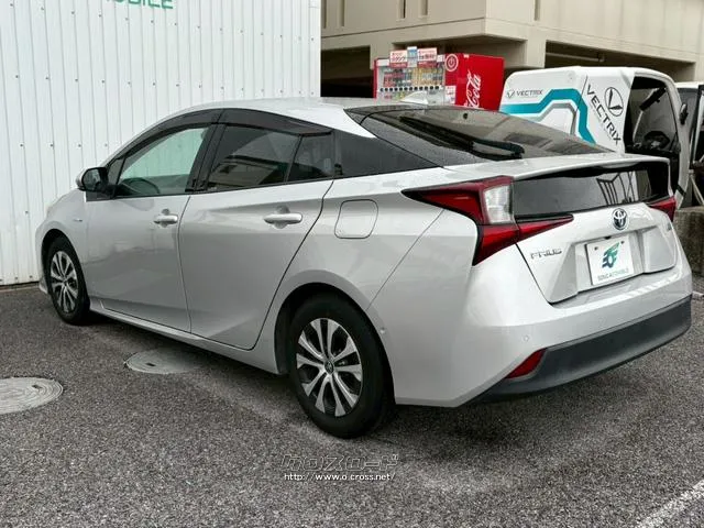 トヨタ プリウス