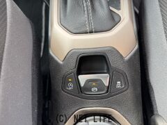 ジープ レネゲード