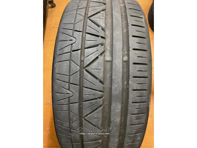 タイヤ 255/35/22