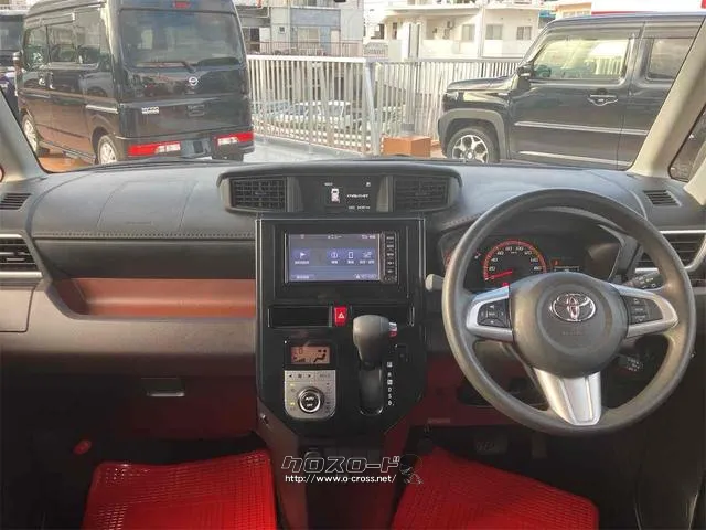 毎回座るフロントシート。運転席は必ず使用する部分ですので、座り心地が重要です! トヨタ タンク