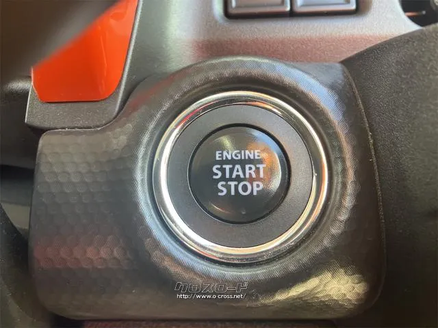 キーを携帯しているだけで、エンジンの始動が可能な装備です。プッシュスタートですのでエンジンの始動もボタンを押すだけです スズキ ハスラー