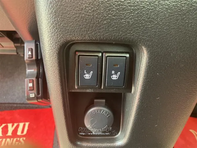 快適装備のシートヒーター付き。エアコンって前面しか当たらずに背中は冷え冷えなんて事もありますよね。快適に調整できますよ。 スズキ ハスラー