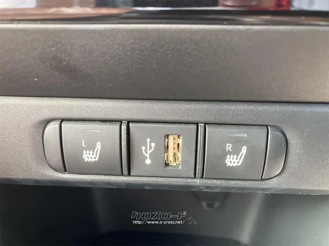 冬場や夏場はシートの心地が優れませんよね。上記のような課題をシートヒーターが解決します。どんなときでも快適にドライブが楽しめますね。 トヨタ ヤリス