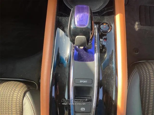 シフトレバー。ぜひ一度お客様の目で確認してください。 ホンダ ヴェゼル