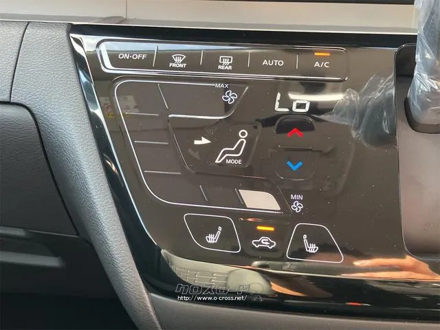 気温に合わせて直感的に操作することで、車内をいつでも快適に保てます。 三菱 デリカミニ