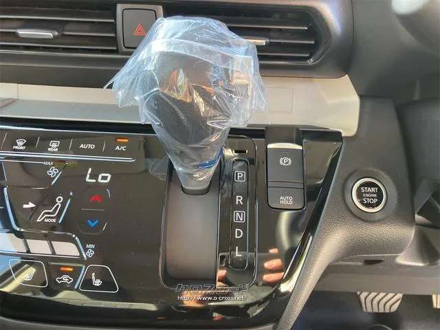 発進時や後退時に必ず操作するレバーです。操作のしやすさが肝になってきます。ぜひ一度体感してください。 三菱 デリカミニ