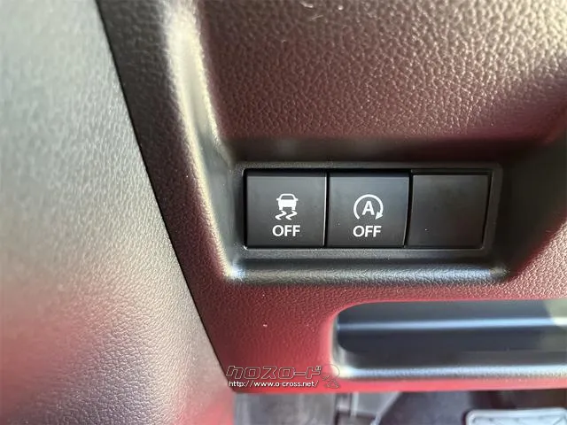 ★アイドリングストップ★信号待ちなどで停車したら、エンジンを自動停止!ガソリンを節約して、とびきりエコな走りを楽しめます!特別な操作は不要です! スズキ スペーシア