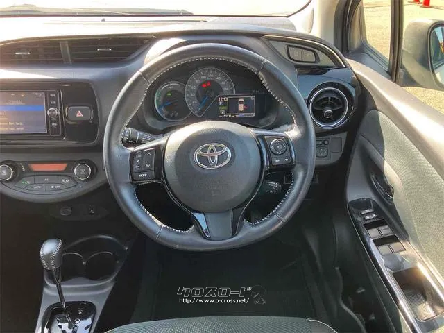 自ら操るハンドル!ドライバーの生命線です。お客様の目で実際にご確認ください。 トヨタ ヴィッツ