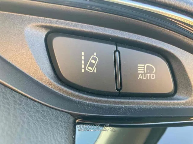 オートマチックハイビーム『先行車や対向車のライトを認識し、ハイビームとロービームを自動で切り替える機能です♪』 トヨタ ヴィッツ