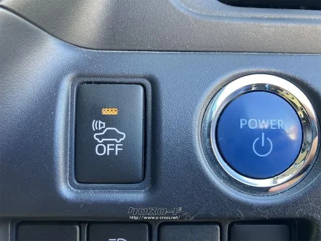 エンジン始動も楽チンです。イチイチ鍵を出す手間も無くなりますよ。 トヨタ ノア