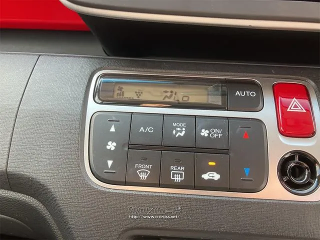 気温に合わせて直感的に操作することで、車内をいつでも快適に保てます。 ホンダ N-ONE