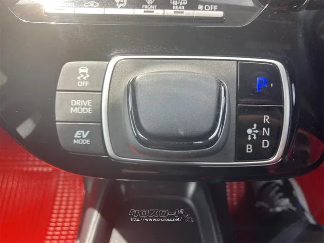 シフトレバー。ぜひ一度お客様の目で確認してください。 トヨタ アクア