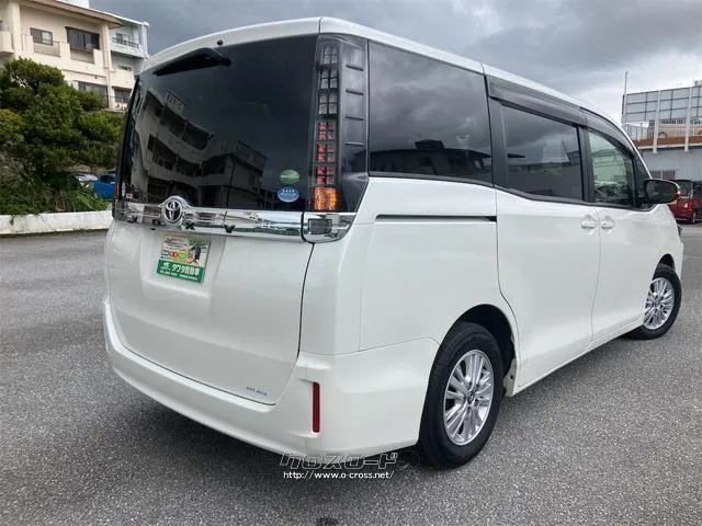 この度は当店のお車をご覧になっていただき、誠にありがとうございます。じっくり現車確認して頂けるよう、ご準備を致します! トヨタ ヴォクシー