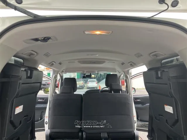 ご覧いただきありがとうございます♪気になったお車がありましたらお気軽にお電話をください♪ トヨタ ヴォクシー