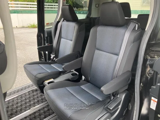 この度は当店のお車をご覧になっていただき、誠にありがとうございます。じっくり現車確認して頂けるよう、ご準備を致します! トヨタ ヴォクシー