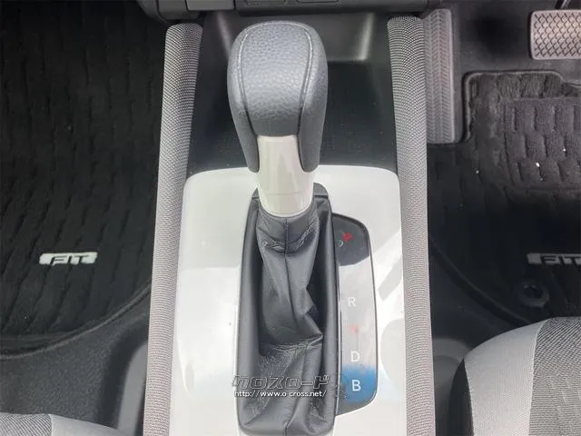 必ず使用するシフトレバー。確りと確認したいですね。 ホンダ フィット