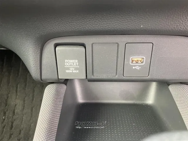 お車の知識がなくても大丈夫です!皆様のご来店をスタッフ一同、心よりお待ちしております。 ホンダ フィット