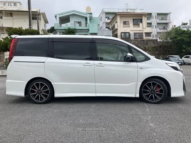 お車の知識がなくても大丈夫です!皆様のご来店をスタッフ一同、心よりお待ちしております。 トヨタ ノア