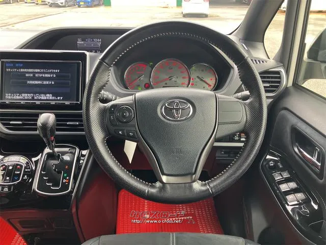 ハンドルの状態が悪いと運転に集中できませんよね。こちらの車、お気軽にお問い合わせください。 トヨタ ノア