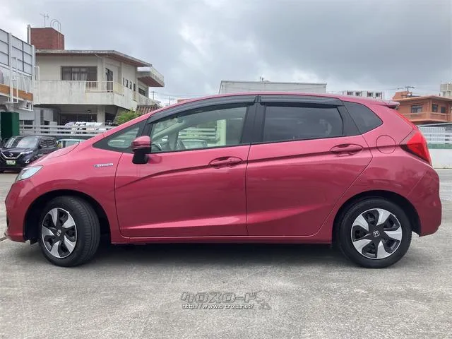 お車の知識がなくても大丈夫です!お気軽にご質問下さい!あなたのお探しの1台がここにあります! ホンダ フィットハイブリッド